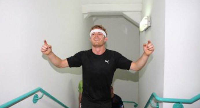 VIDEO: Rosberg climbs Petronas Twin Towers in KL