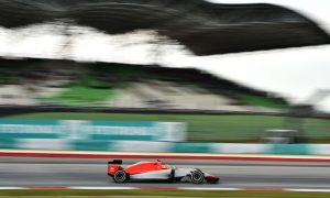 Manor drivers cleared to race by stewards