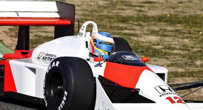 Alonso enjoys Senna's McLaren MP4/4