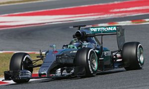 Rosberg dominates opening day of Barcelona test