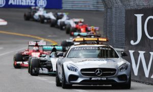 Lauda slams 'unacceptable' Mercedes error