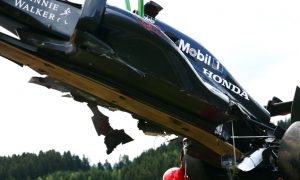 McLaren-Honda forced to change test plans