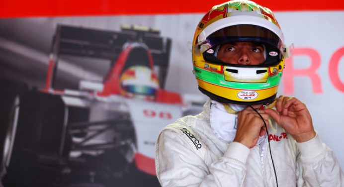 Merhi involved in big Formula Renault 3.5 crash