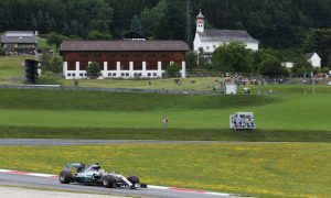 Hamilton takes pole despite Mercedes errors