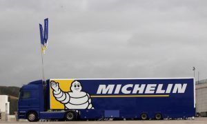 Ecclestone to decide between Pirelli and Michelin
