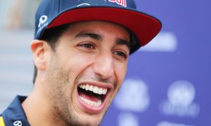Ferrari speculation 'a bit of a laugh' - Ricciardo