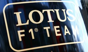 Renault signs Lotus takeover letter