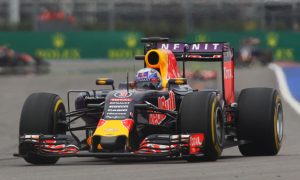 Ricciardo labels Renault evolution 'not massive'