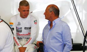 Magnussen deserves F1 career - Dennis