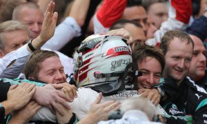 Hamilton praises 'phenomenal' Mercedes after title