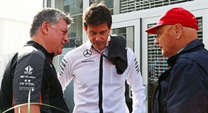 Lauda denies rumors of quitting Mercedes