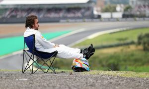 Alonso vows to keep fighting amid McLaren woes