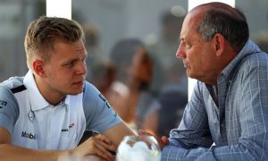 Dennis could have shown more class - Magnussen