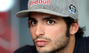Sainz sees Toro Rosso beating Red Bull in 2016
