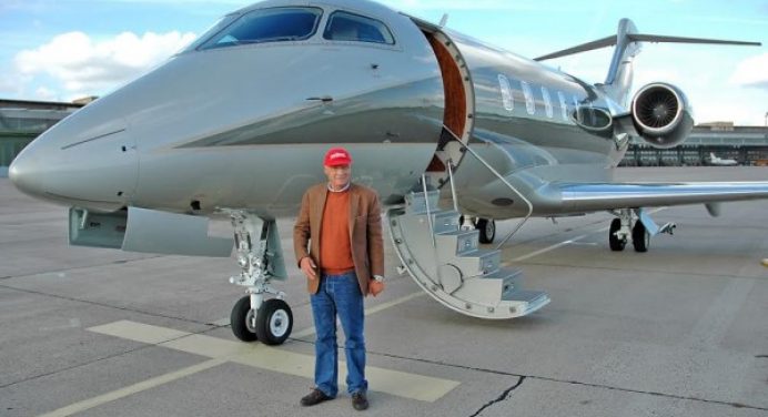 Lauda buys Austrian charter airline