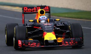 Ricciardo confident Bahrain track suits RB12