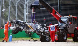 Huge Alonso crash causes Australian GP to be stopped