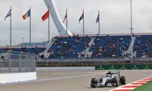 Rosberg fastest as Mercedes dominates FP1