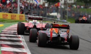Ricciardo rues energy recovery issue in opening laps