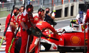 Early Ferrari decision 'makes life easier' - Raikkonen
