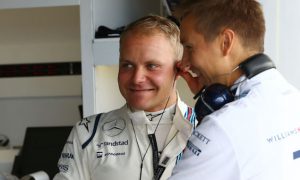 Bottas 'wants to commit' to Williams for 2017