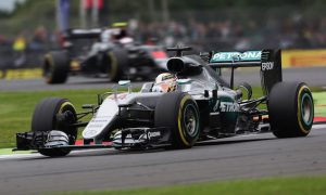 Hamilton survives Q3 scare to claim home pole