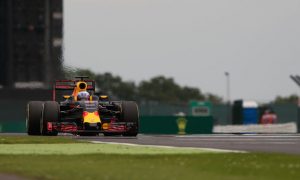 Ricciardo keen to turn the tables on Max in race