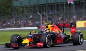 Verstappen targets Mercedes and Ferrari