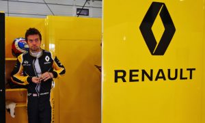 Palmer unconcerned by Ocon rumours