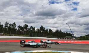 Rosberg maintains advantage over Hamilton in FP2