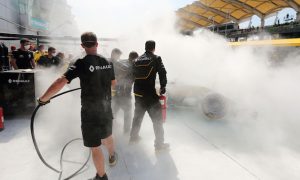 Renault explains cause of Magnussen fire