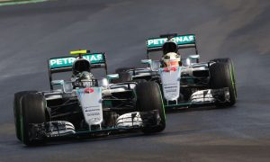 Mercedes will let drivers race to the end