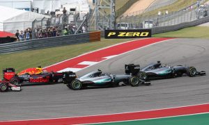 Red Bull keen to capitalise as Rosberg/Hamilton fight intensifies