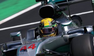Hamilton's Senna tribute helmet