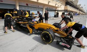 Renault working on improving RS17 race pace