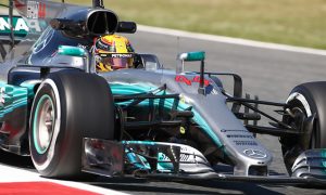 Spanish GP: Mercedes drivers stay on top in FP2