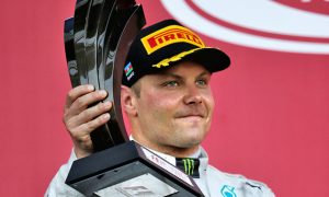 Bottas battles back in Baku to clinch second place