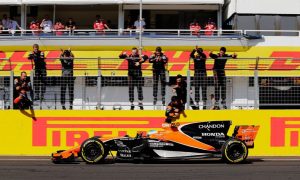 Alonso goes full 'kamikaze' to secure P6 finish
