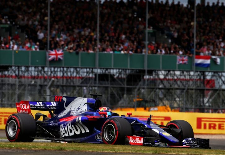 Kvyat thwarted by drive-thru and penalty points