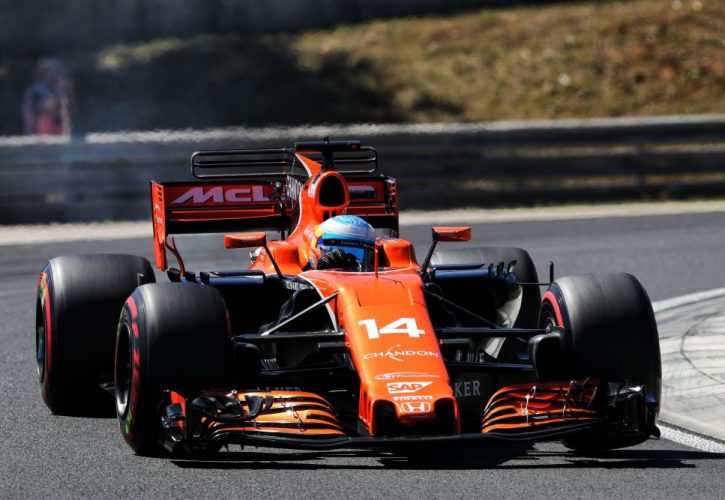 McLaren drivers targeting points after top-ten qualy