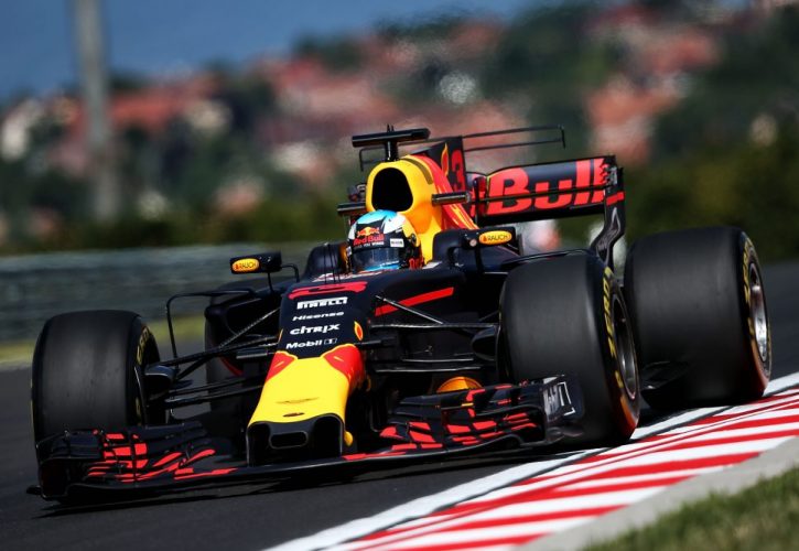 Flexing wing an 'optical illusion' says Red Bull