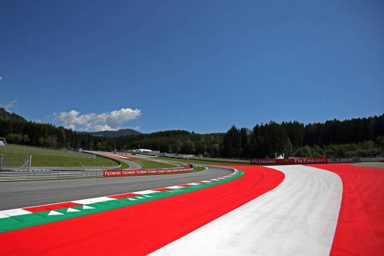 Track atmosphere
06.07.2017. Formula 1 World Championship, Rd 9, Austrian Grand Prix, Spielberg, Austria, Preparation Day.
- www.xpbimages.com, EMail: requests@xpbimages.com - copy of publication required for printed pictures. Every used picture is fee-liable. © Copyright: Charniaux / XPB Images
