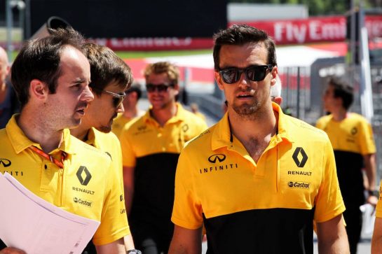Jolyon Palmer (GBR) Renault Sport F1 Team.
06.07.2017. Formula 1 World Championship, Rd 9, Austrian Grand Prix, Spielberg, Austria, Preparation Day.
- www.xpbimages.com, EMail: requests@xpbimages.com - copy of publication required for printed pictures. Every used picture is fee-liable. © Copyright: Photo4 / XPB Images