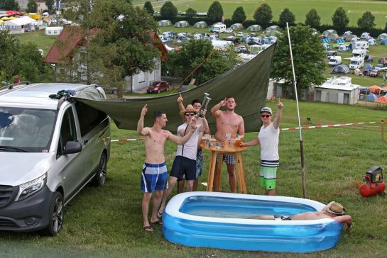 Fans
06.07.2017. Formula 1 World Championship, Rd 9, Austrian Grand Prix, Spielberg, Austria, Preparation Day.
- www.xpbimages.com, EMail: requests@xpbimages.com - copy of publication required for printed pictures. Every used picture is fee-liable. © Copyright: Charniaux / XPB Images