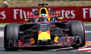 Ricciardo stays fastest; FP2 hit by more red flags