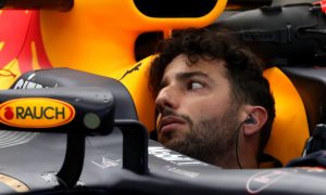 Red Bull ready to call back Sainz if Ricciardo talks fail
