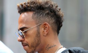 Lewis Hamilton defends 'take a knee' NFL protests