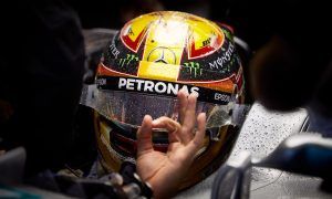 Hamilton won't take 'silly risks' to seal title