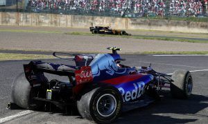 Sainz's farewell to Toro Rosso ends in tatters