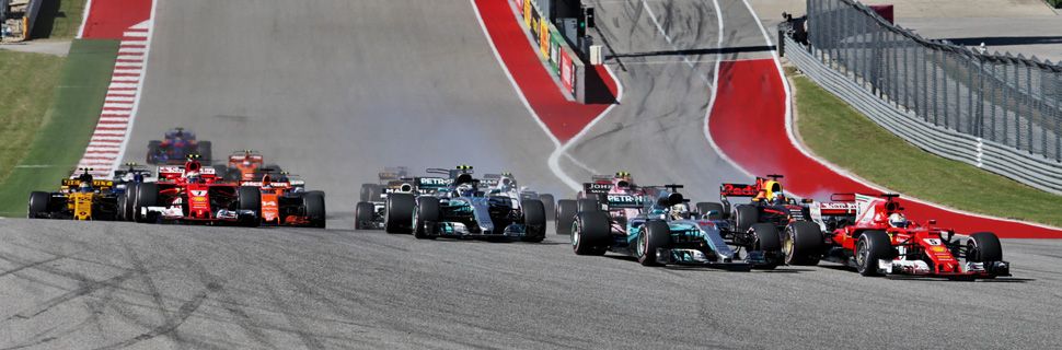 Start of the 2017 United States Grand Prix - first corner